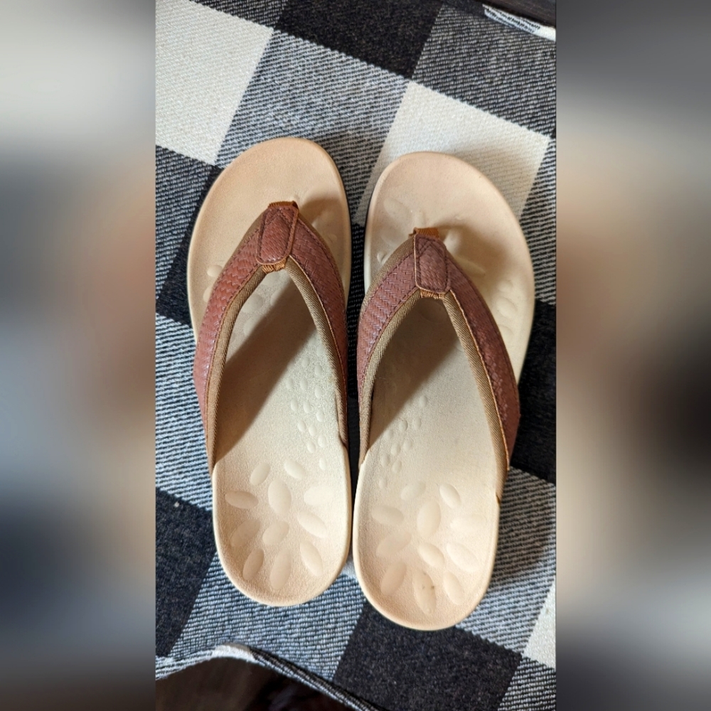 MEGNYA Orthotic flip flops for women, arch support. Size 8